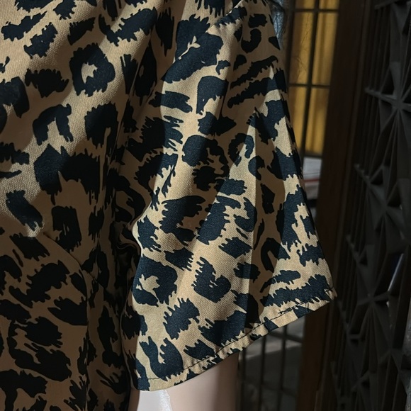 MISSGUIDED SMOCK TOP M-L - Picture 4 of 11